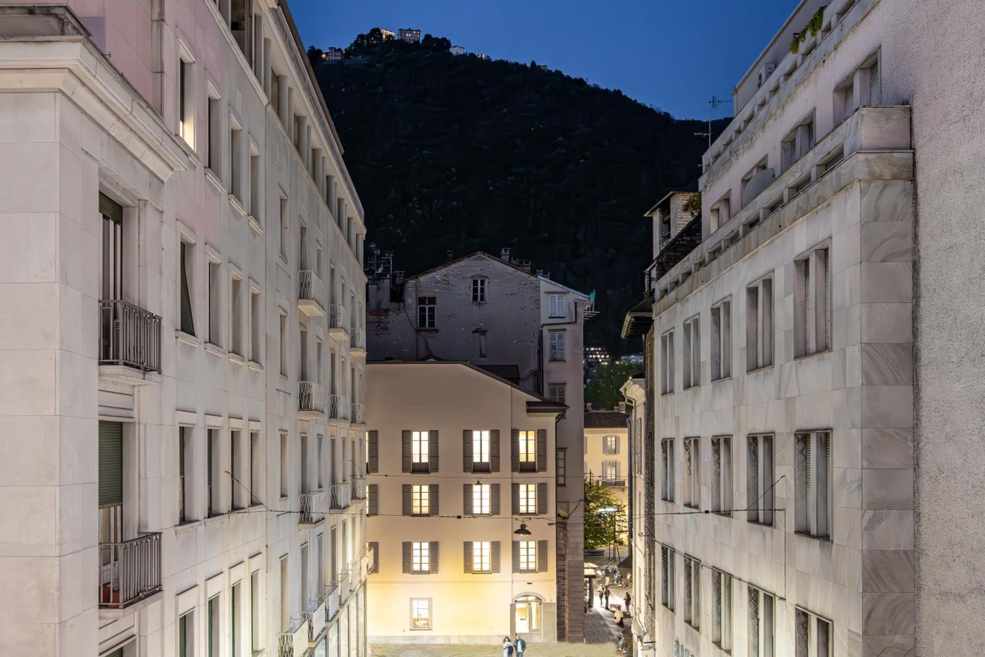 Palazzo La Cortesella - Modern Design & Central Location コモ エクステリア 写真
